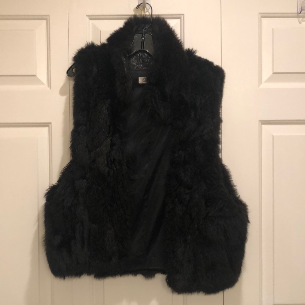 Excellent condition (real) opossum fur vintage vest. Size M from Andrew Marc.